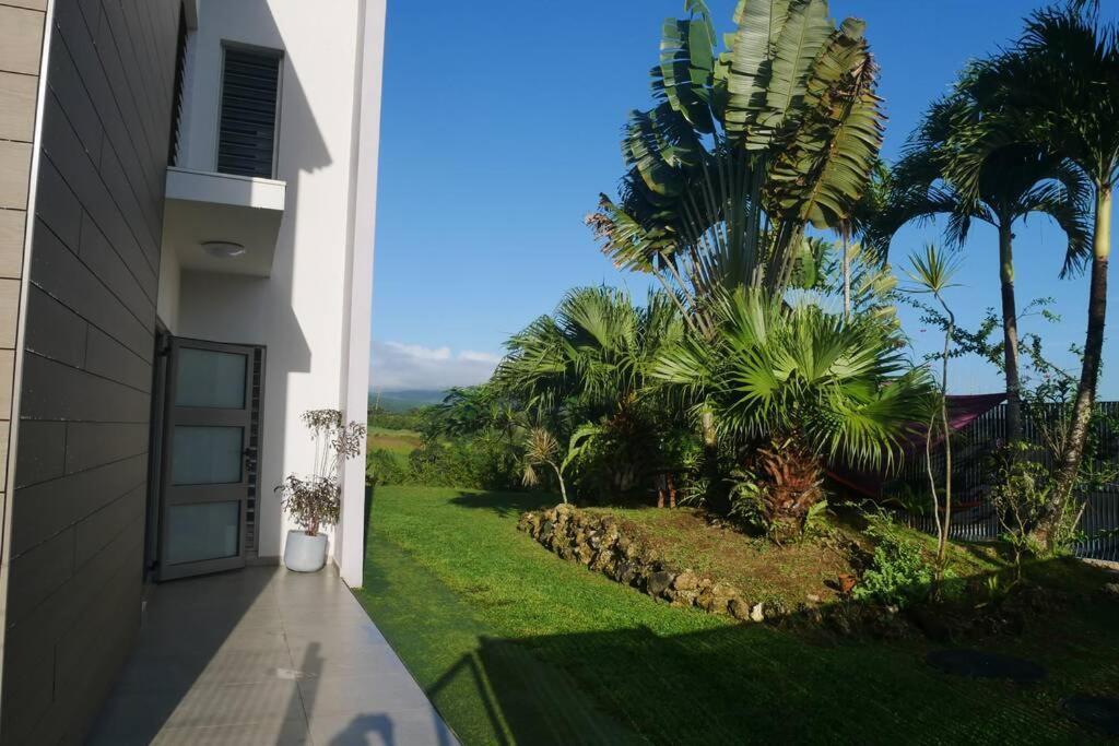 פטי-בור Villa Kumquat Avec Piscine Et Vue Sur Les Montagnes מראה חיצוני תמונה