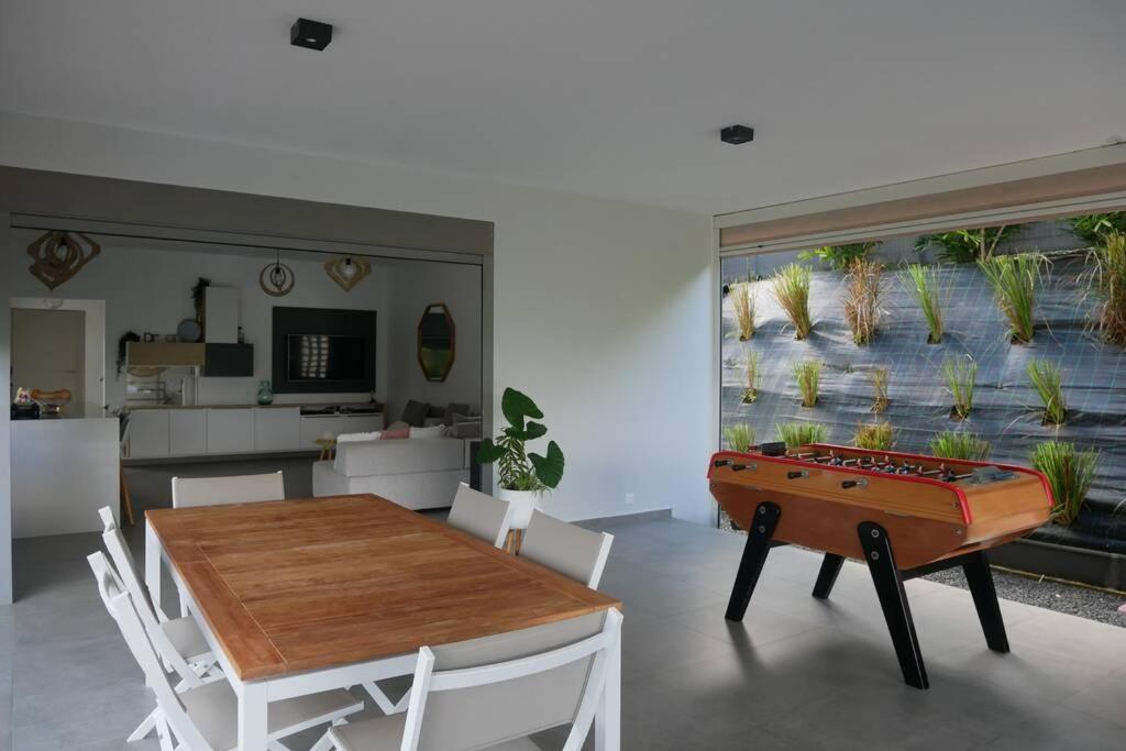 פטי-בור Villa Kumquat Avec Piscine Et Vue Sur Les Montagnes מראה חיצוני תמונה
