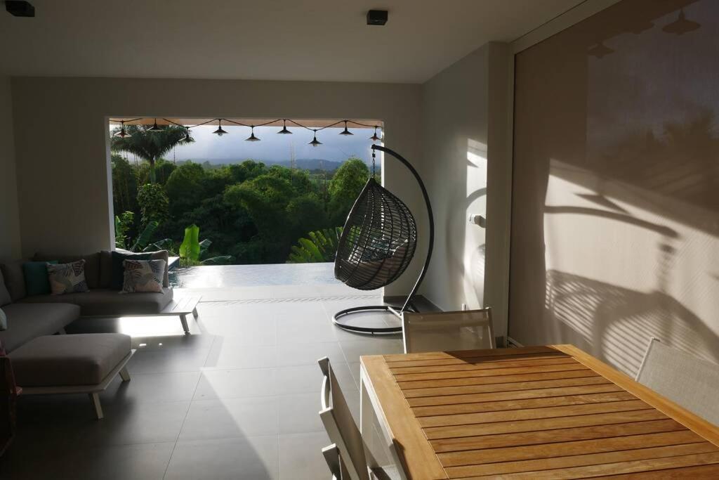 פטי-בור Villa Kumquat Avec Piscine Et Vue Sur Les Montagnes מראה חיצוני תמונה