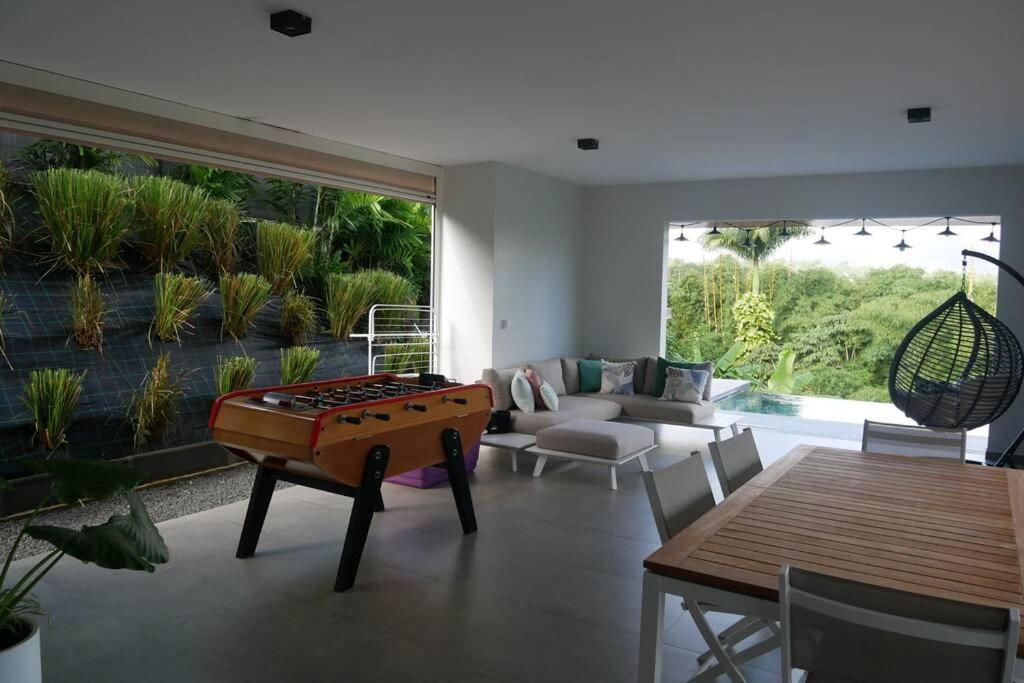 פטי-בור Villa Kumquat Avec Piscine Et Vue Sur Les Montagnes מראה חיצוני תמונה