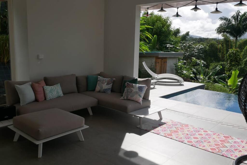 פטי-בור Villa Kumquat Avec Piscine Et Vue Sur Les Montagnes מראה חיצוני תמונה