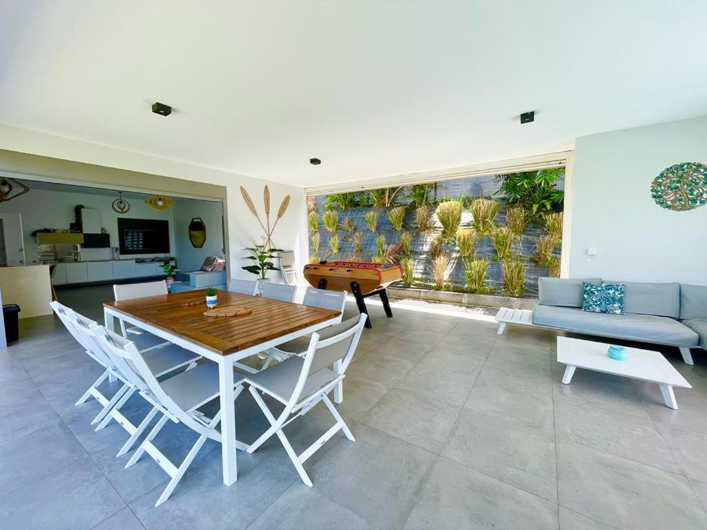 פטי-בור Villa Kumquat Avec Piscine Et Vue Sur Les Montagnes מראה חיצוני תמונה