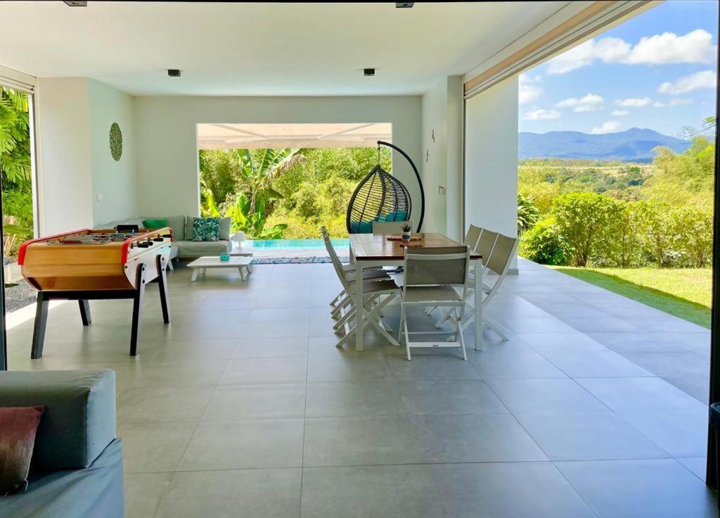 פטי-בור Villa Kumquat Avec Piscine Et Vue Sur Les Montagnes מראה חיצוני תמונה